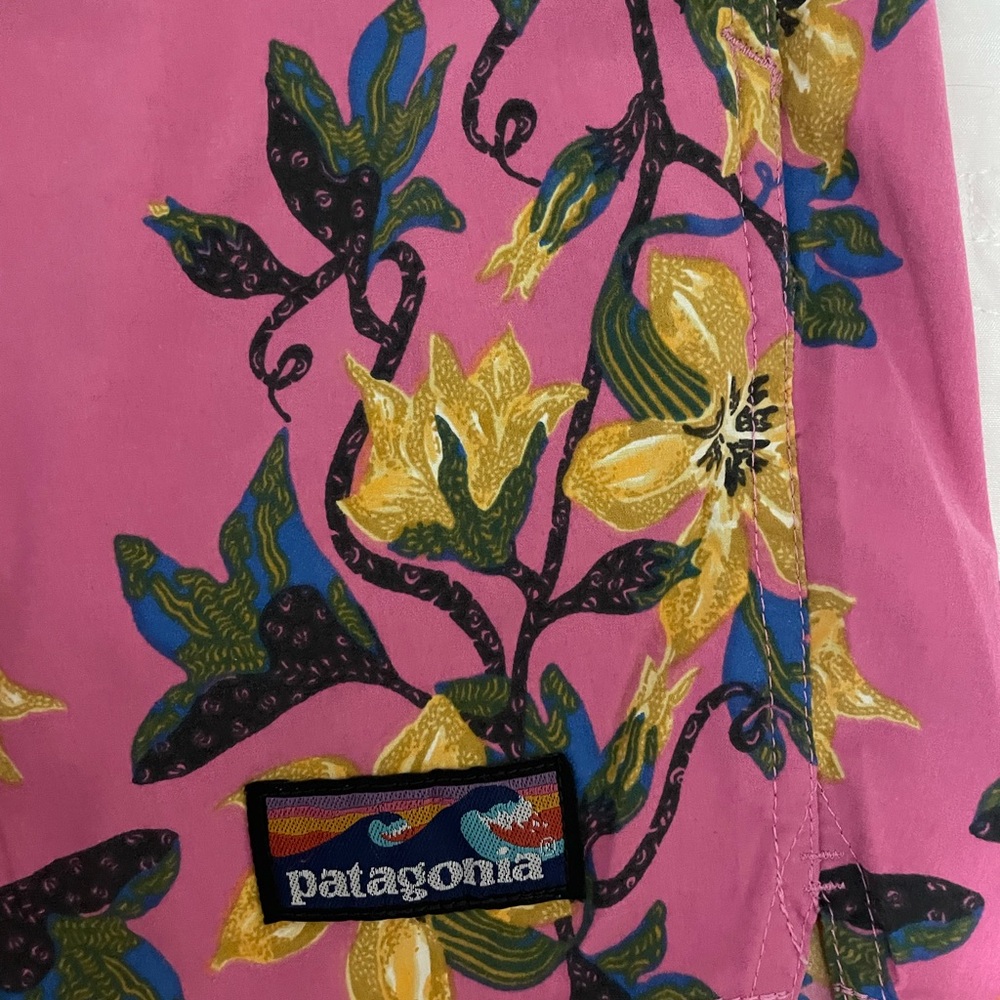 Men’s S Patagonia swimsuit.. like new